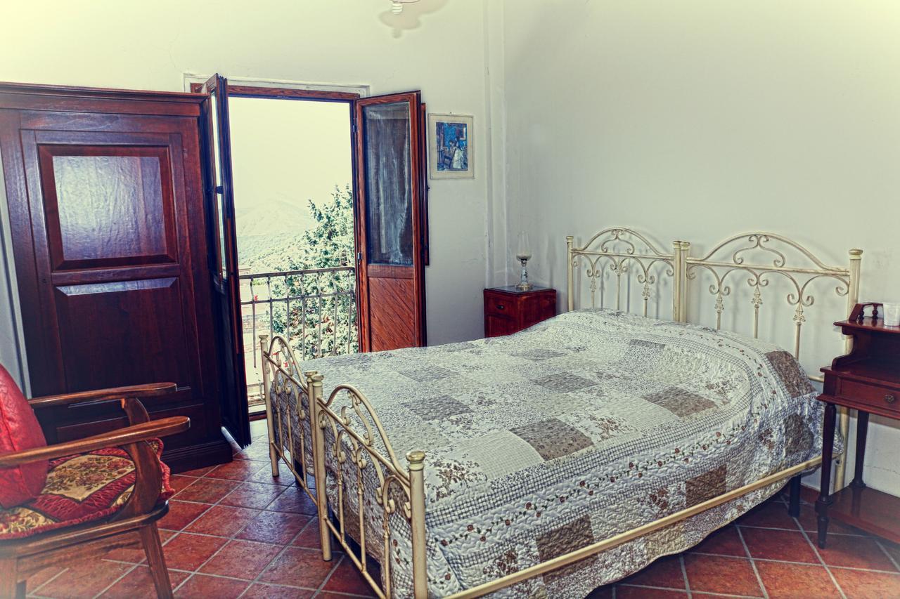 La Pietra D'Argento Bed & Breakfast Caserta Vecchia Exterior photo